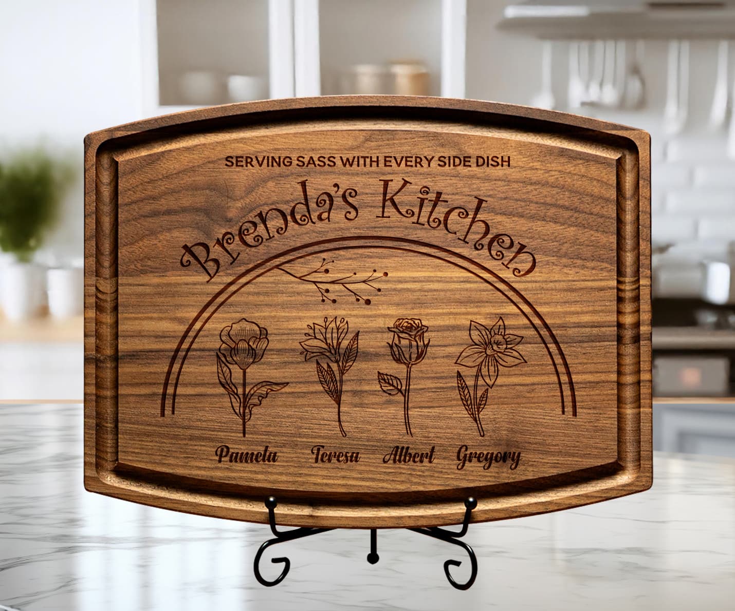 Personalized Birth Flower Cutting Board – Custom Gift for Mom or Grandma