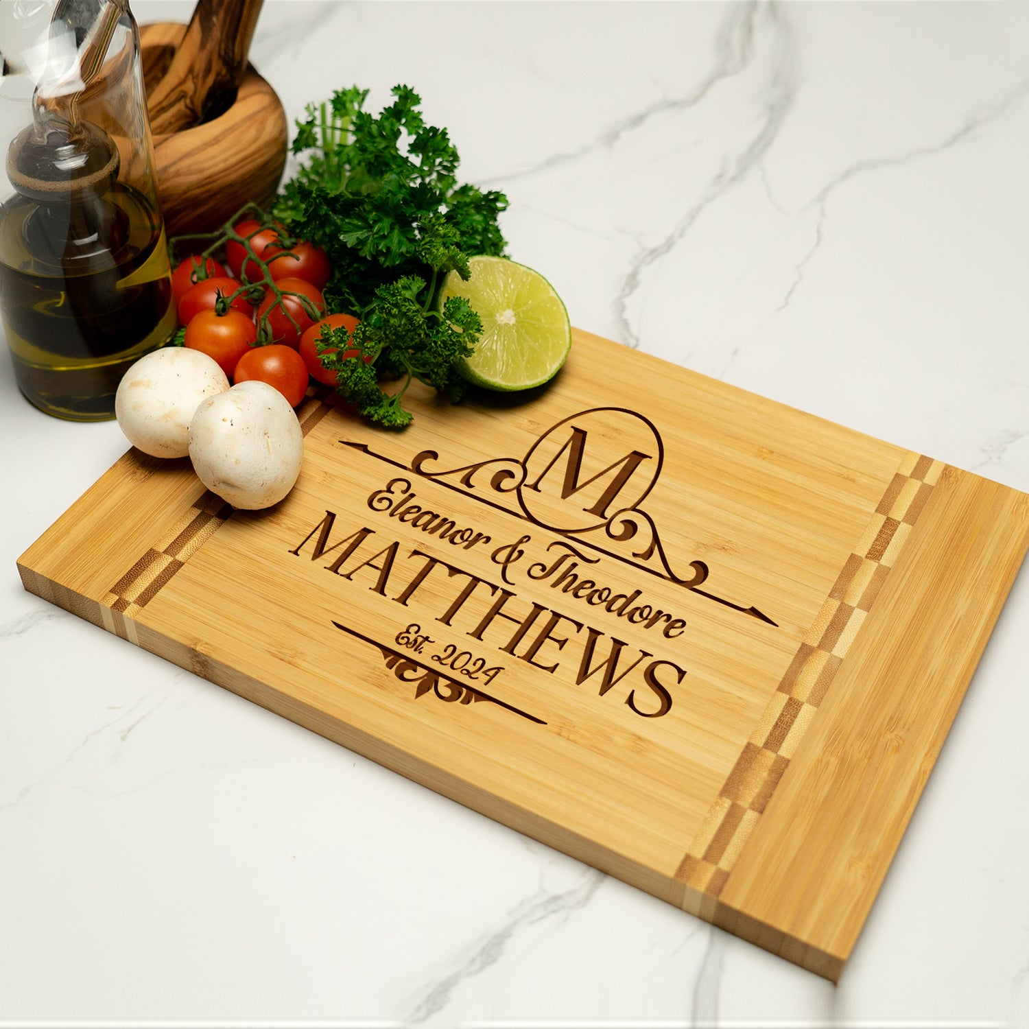 Tayfus Custom Family Cutting Board – Elegant Design with Initials