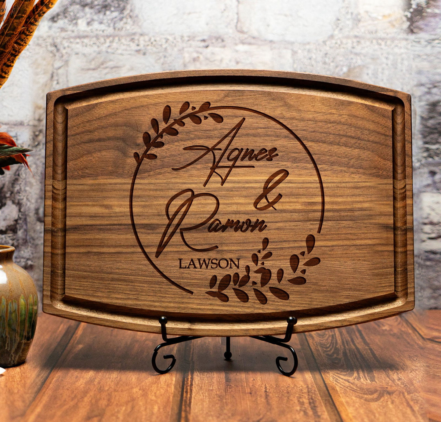 Custom Family Circle Design with Leaf Motif and Established Year - Tayfus