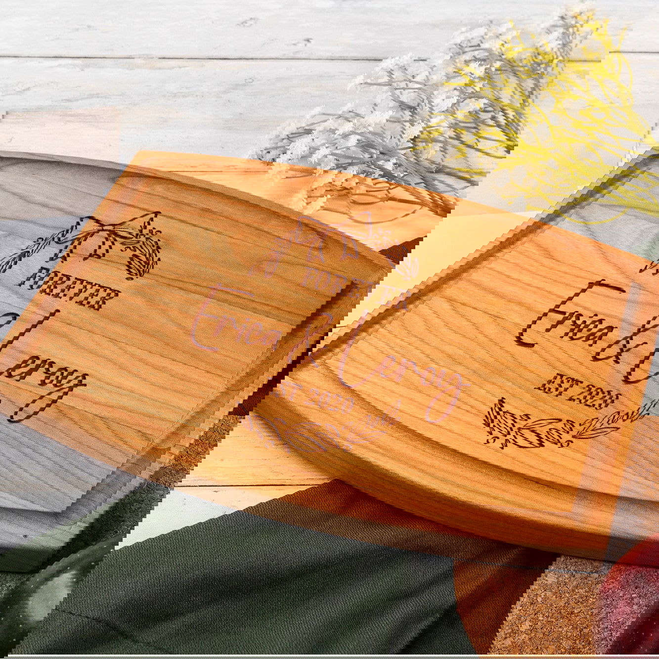 Custom Family Cutting Board with Ribbon and Leaf Design - Tayfus