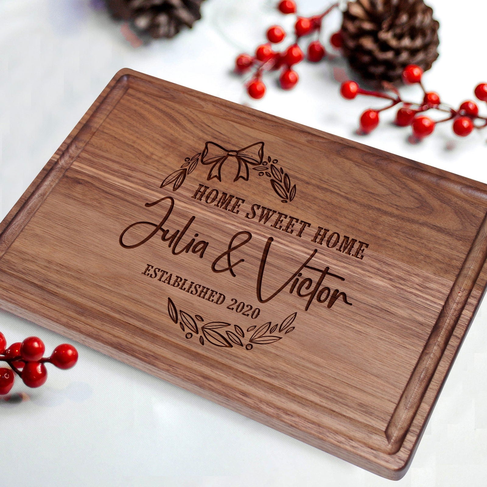 Custom Family Cutting Board with Ribbon and Leaf Design - Tayfus
