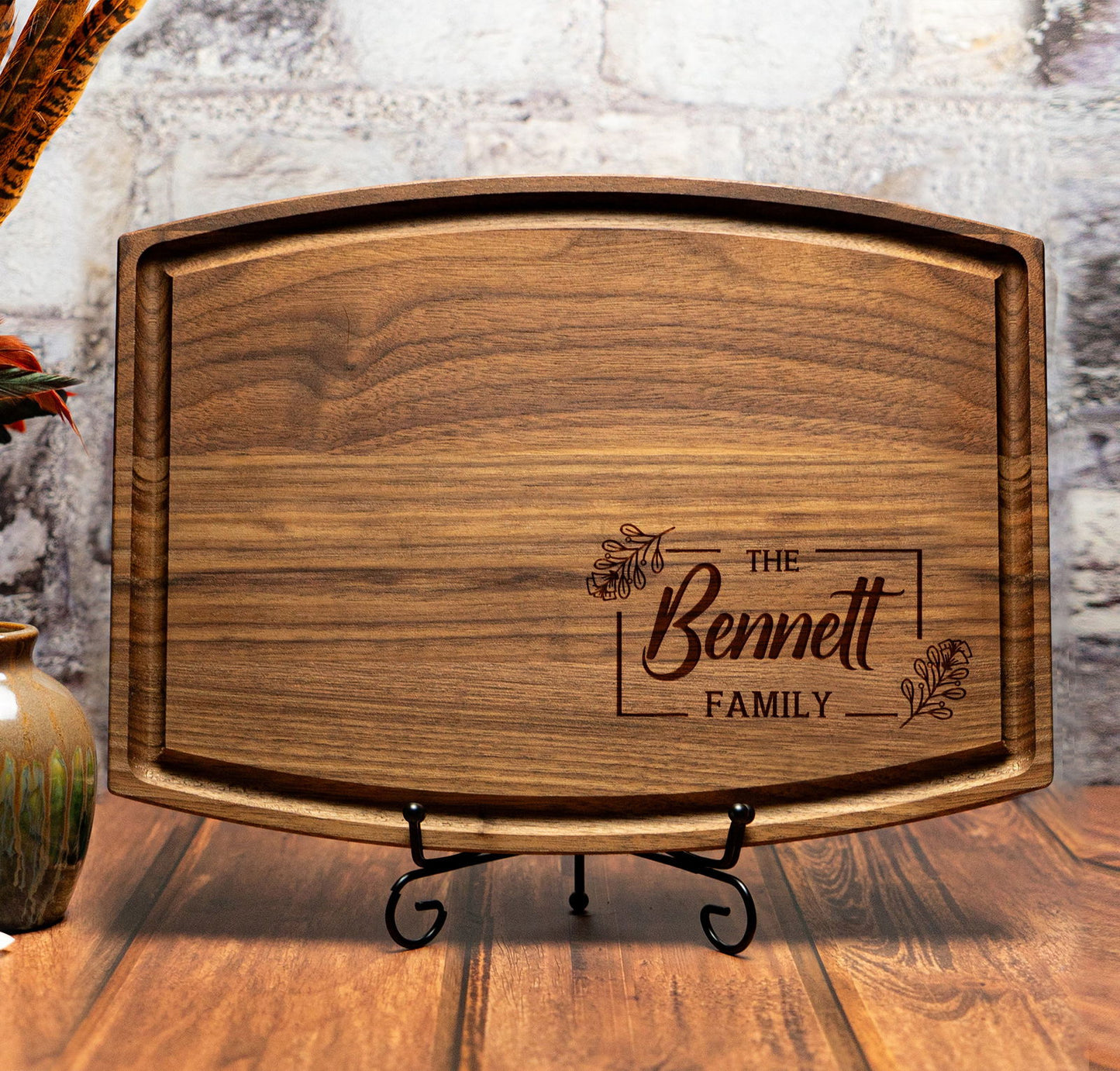 Personalized Cutting Board with Floral Frame and Family Name - Tayfus