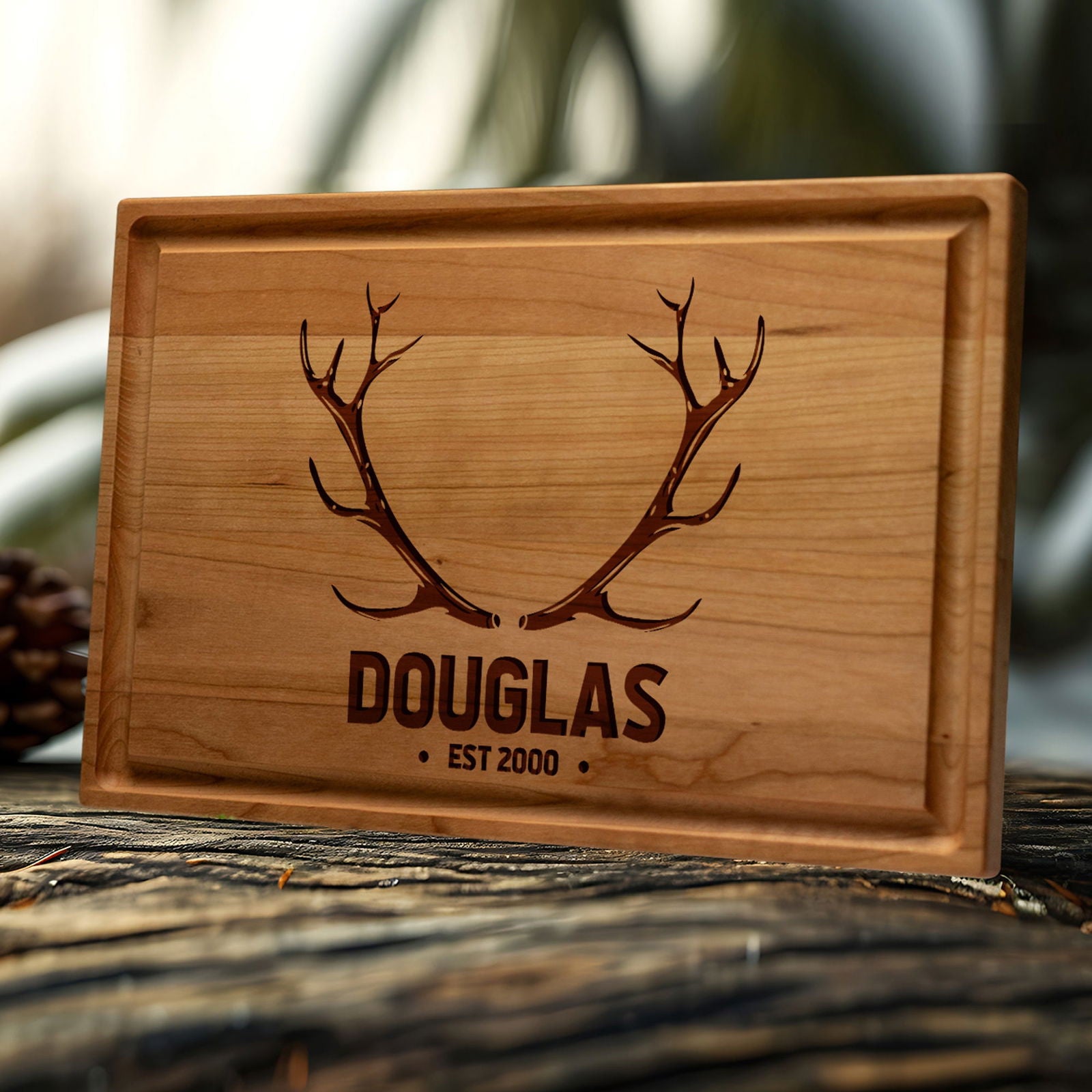 Personalized Cutting Board with Antler Design - Tayfus