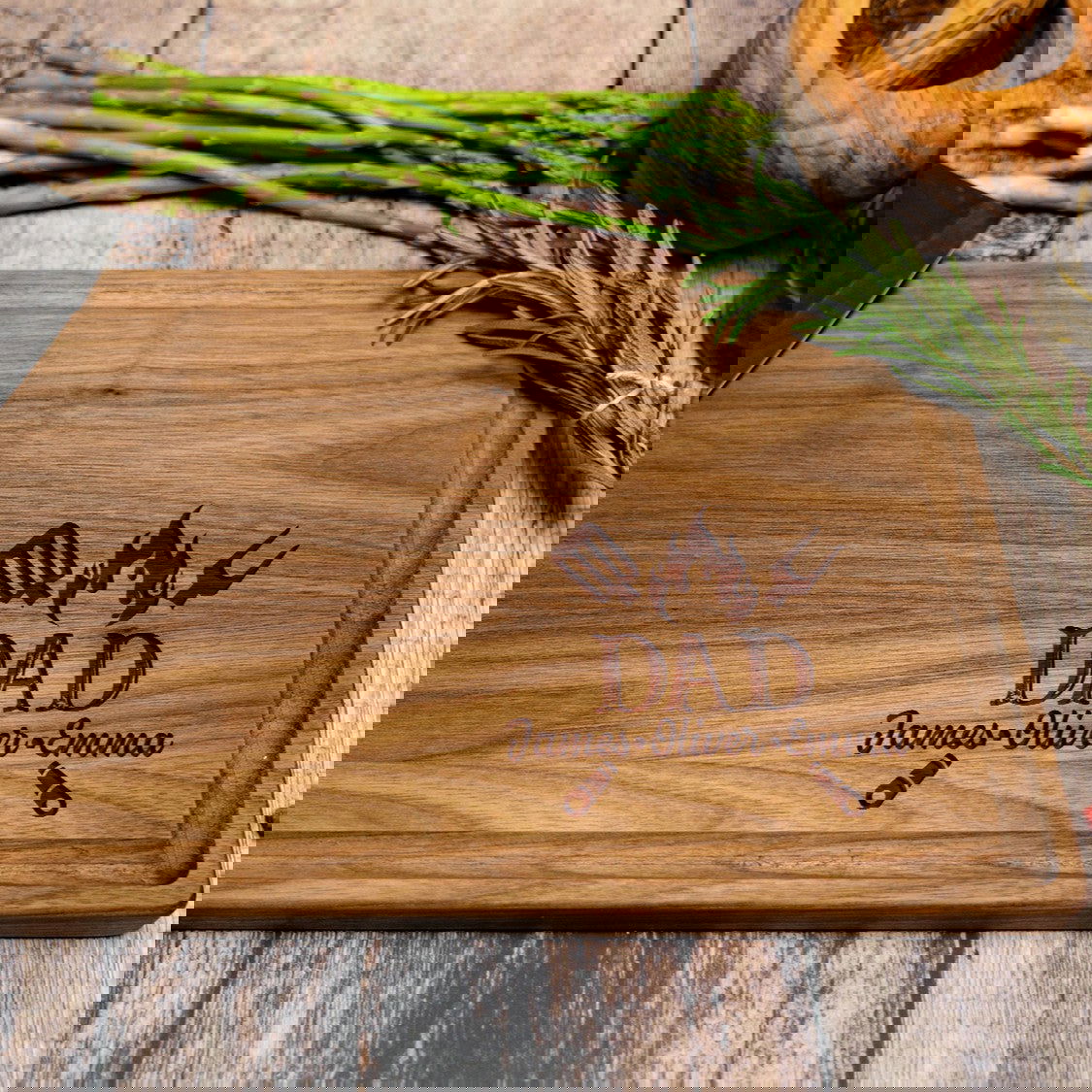 Personalized BBQ Cutting Board for Dad with Family Names - Tayfus